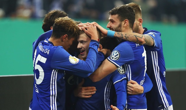 \"Шальке\" проходит в 1/4 Кубка Германии