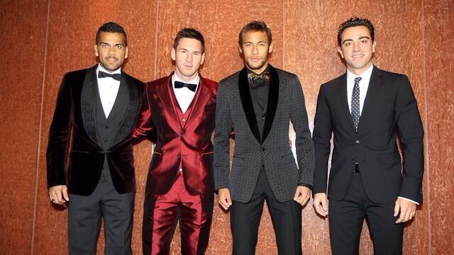 Дани Алвес: команду года можно было составить из одних футболистов \"Барсы\"