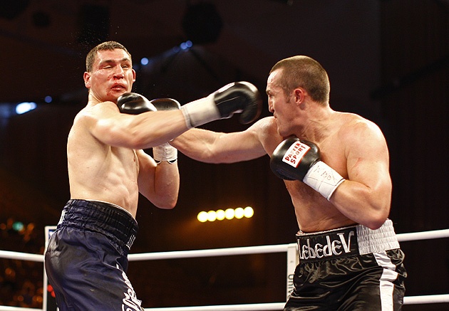 Бои Хук – Афолаби и Лебедев – Джонс могут пройти в Москве