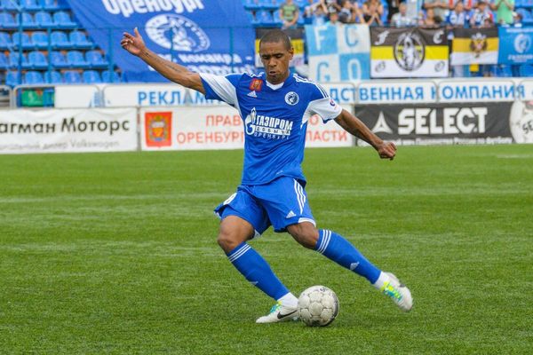 Тарханов пояснил, почему Ойеволе вернулся в \"Оренбург\"