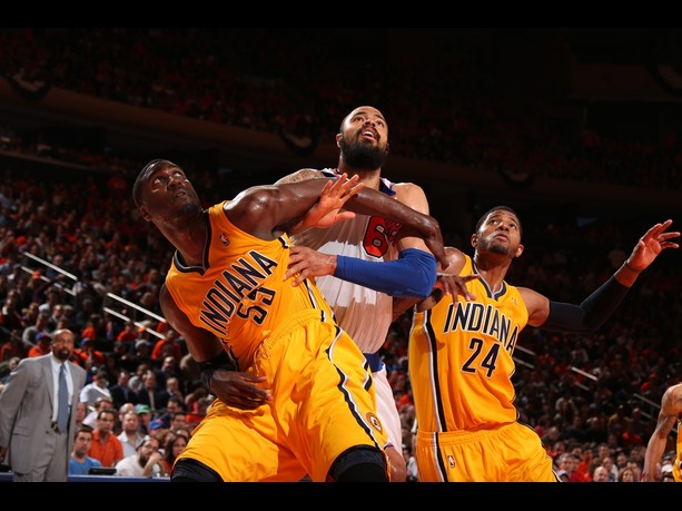 НБА: \"Нью-Йорк\" проиграл первый матч в серии с \"Индианой\"