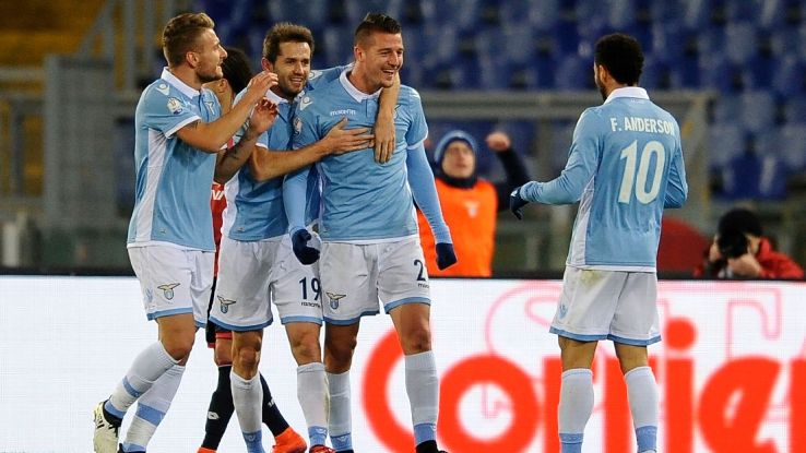 \"Лацио\" в результативном матче победил \"Витесс\"