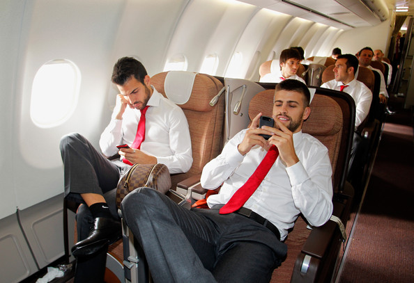 Пике и Сеск восстановились после травм и сыграют против \"Гранады\"