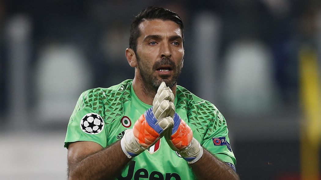 Буффон обменялся футболками с Мбаппе