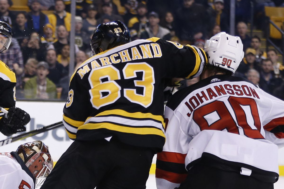 \"Нью-Джерси Дэвилз\" крупно уступил \"Бостон Брюинз\" 