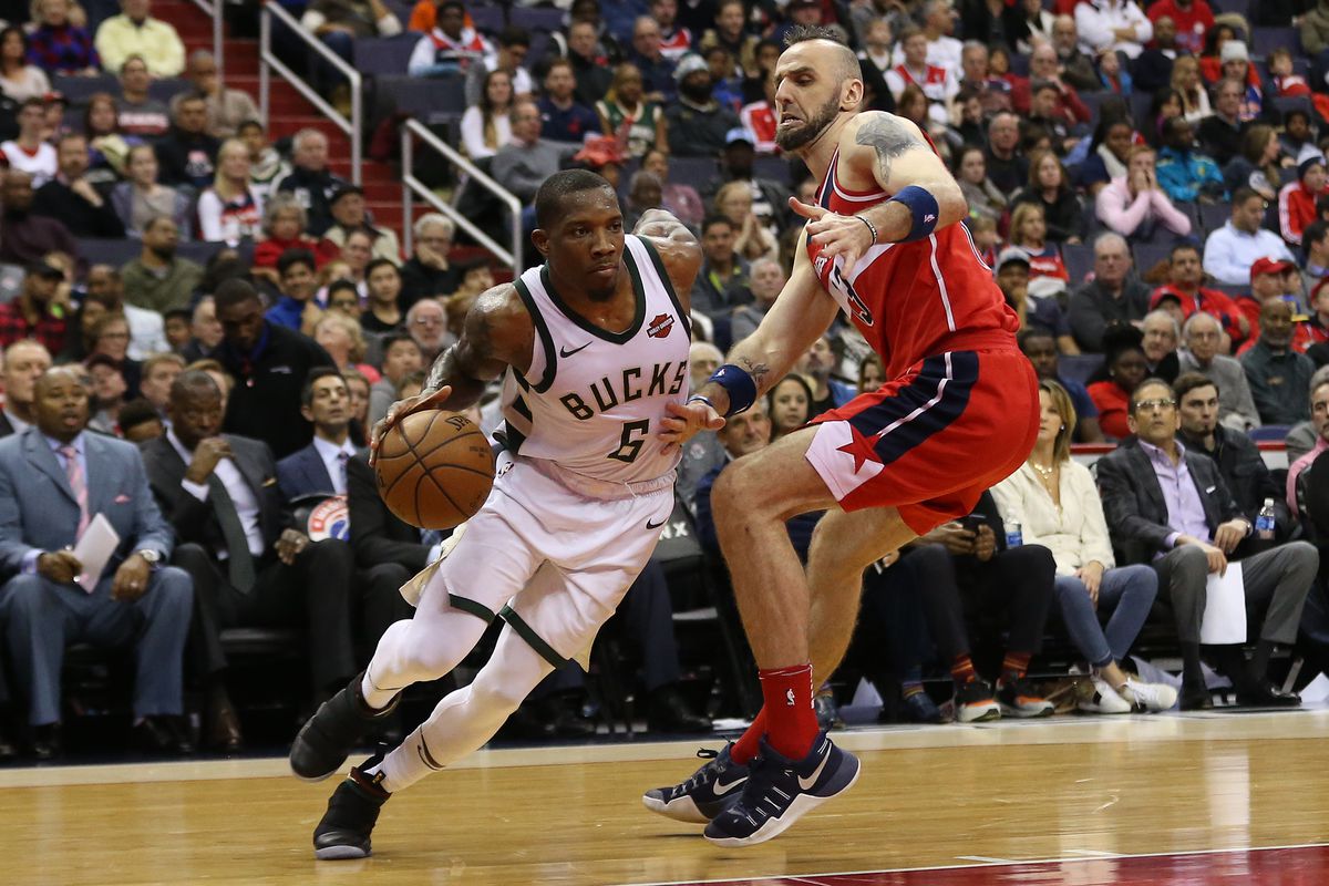 \"Вашингтон Уизардс\" в гостях победили \"Милуоки Бакс\"