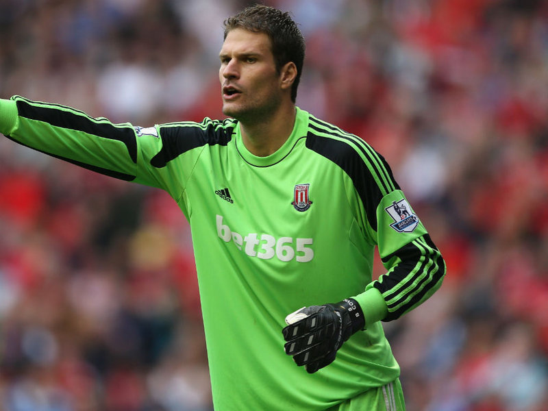 Бегович пополнит состав английского гранда