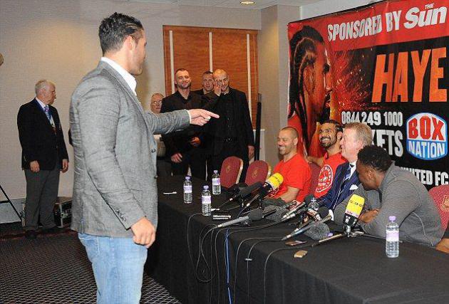 Мануэль Чарр бросил вызов Дэвиду Хэю