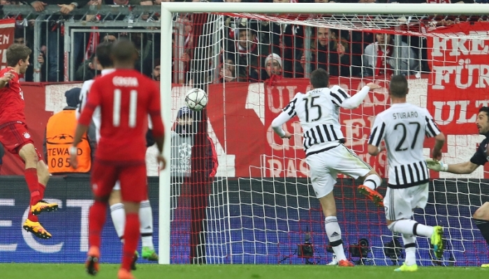 \"Бавария\" и \"Барселона\" шагнули в 1/4 финала Лиги чемпионов