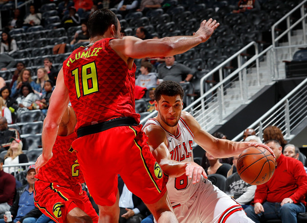 \"Чикаго Буллз\" обыграл \"Атланту Хоукс\" в напряженном матче