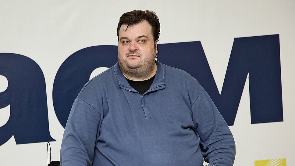 Уткин признался, что сдержал обещание и постригся налысо