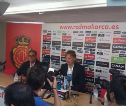 Карпин официально представлен в качестве главного тренера "Мальорки"