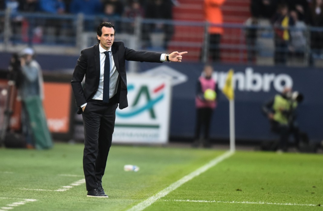 Эмери опроверг слухи о ссоре с Озилом