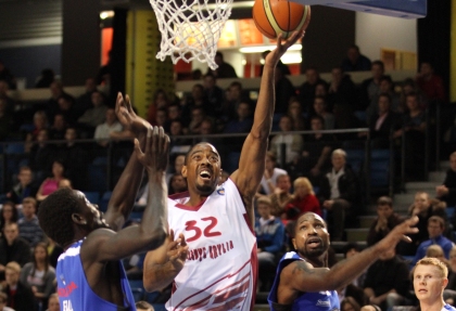 \"Красные Крылья\" выиграли шестой матч кряду