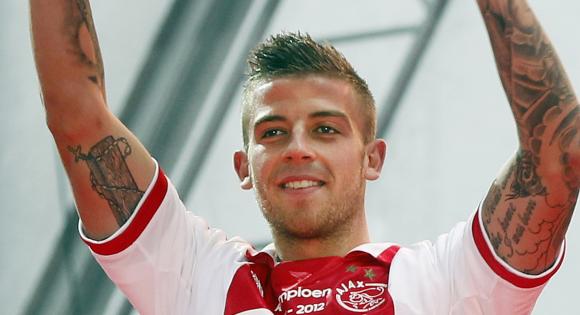 \"Спартак\" претендует на защитника \"Аякса\"