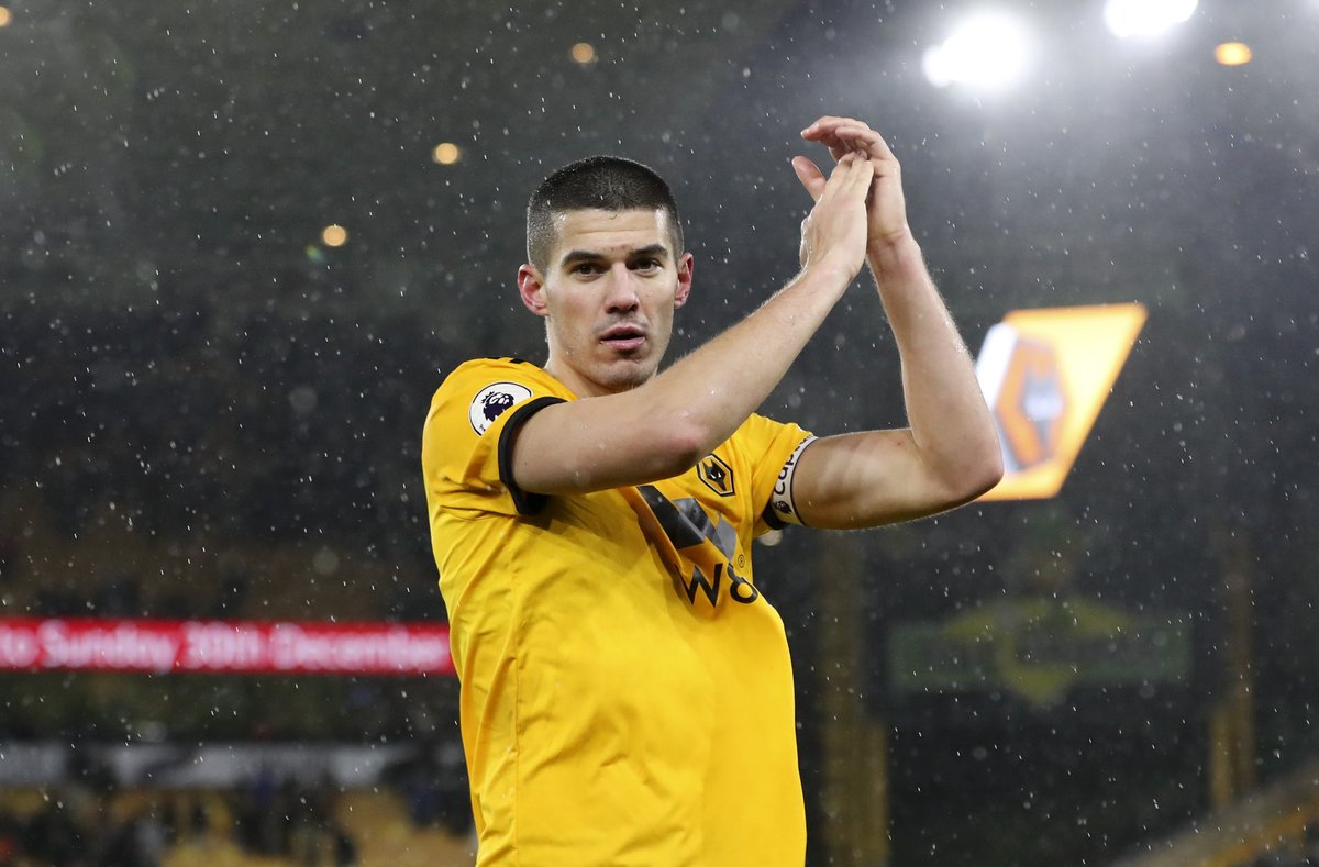 \"Вулверхэмптон\" взял верх над \"Борнмутом\"