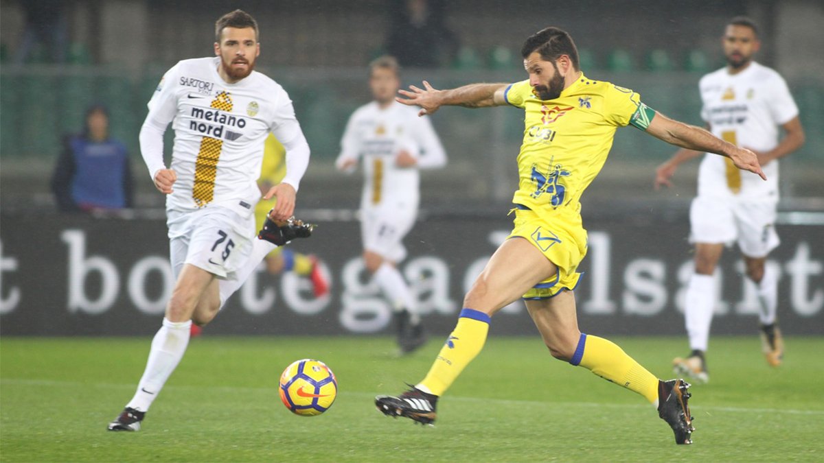 \"Верона\" по пенальти обыграла \"Кьево\"