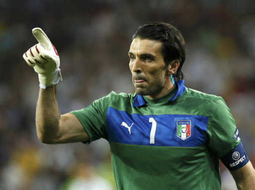Буффон - лучший голкипер XXI века