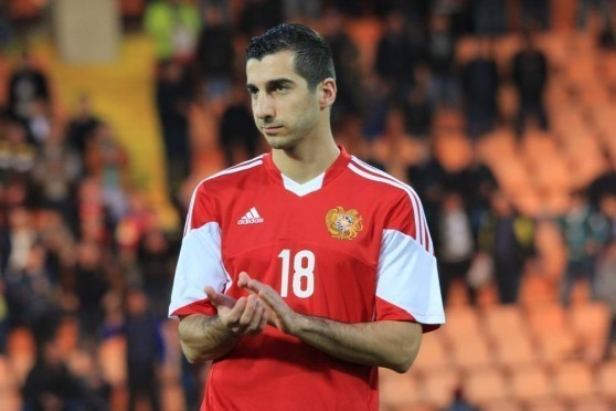 Мхитарян помог Армении разгромить Беларусь