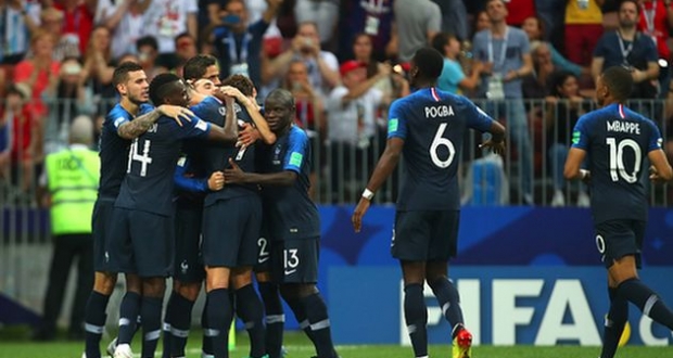 Франция становится чемпионом мира, разгромив Хорватию