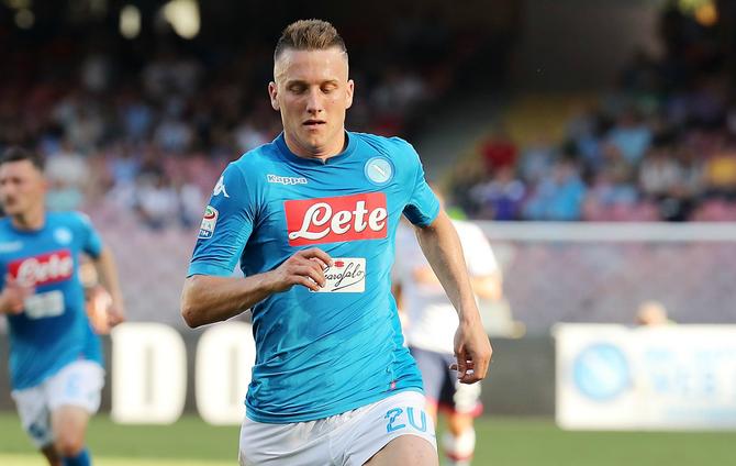 \"Наполи\" планирует продлить контракт с Зелиньским