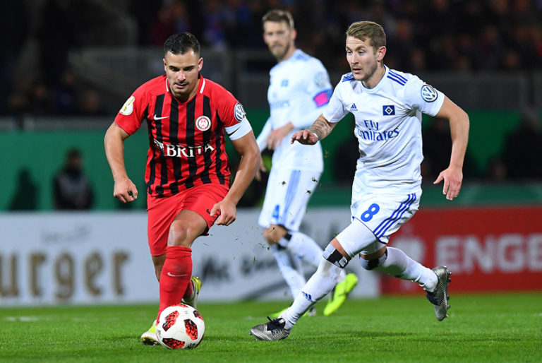 \"Гамбург\" разгромил \"Веэн\"