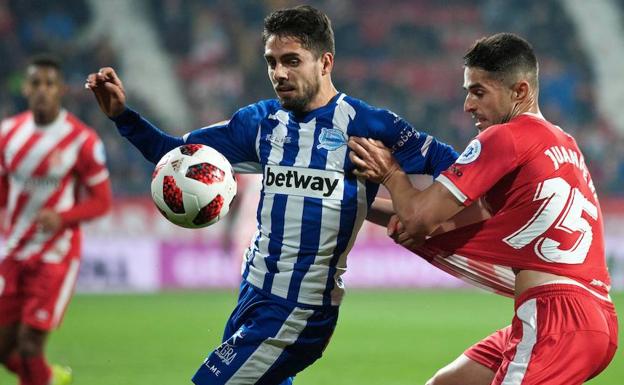 \"Жирона\" дома переиграла \"Алавес\"