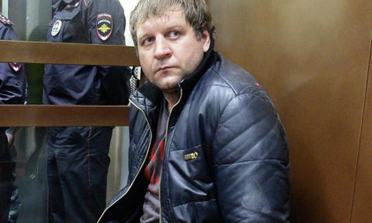 Суд продлил Александру Емельяненко срок содержания под стражей