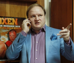 Хрюнов считает своей главной задачей свести в ринге Устинова и Кличко-младшего