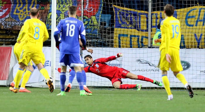 Степаненко принес Украине победу над Кипром