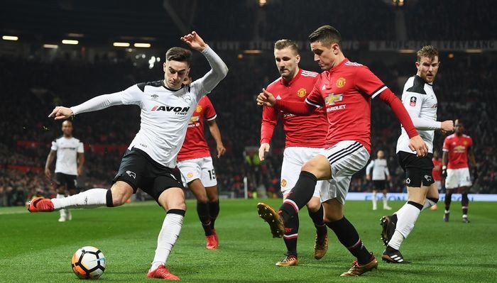 \"МЮ\" с трудом обыграл \"Дерби Каунти\"