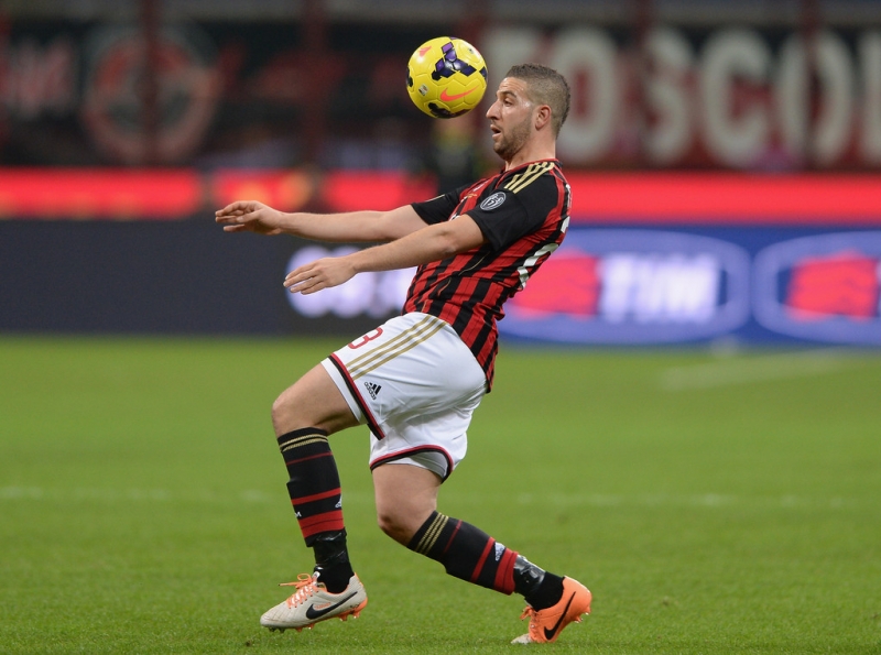 \"Милан\" договорился с \"КПР\" по Таарабту