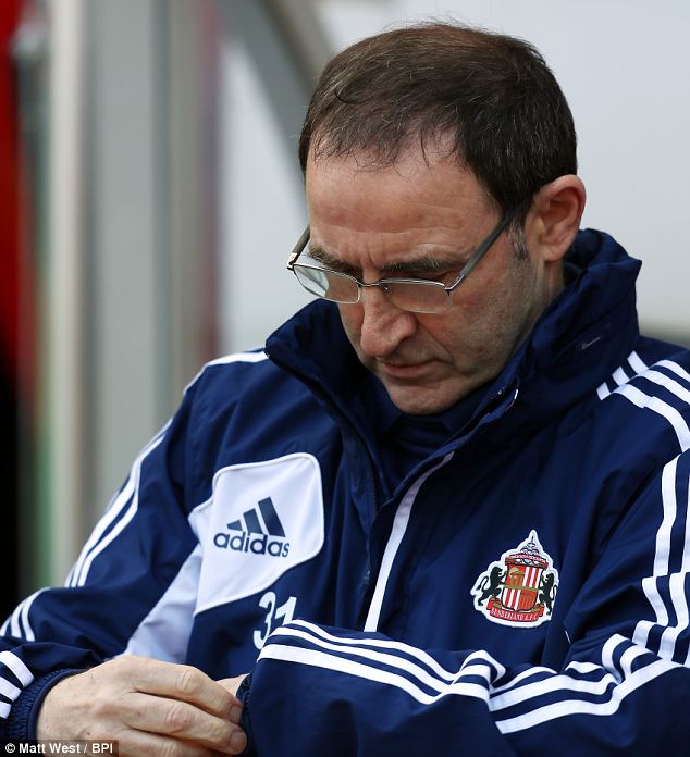 \"Сандерленд\" остался без тренера после матча с \"МЮ\"