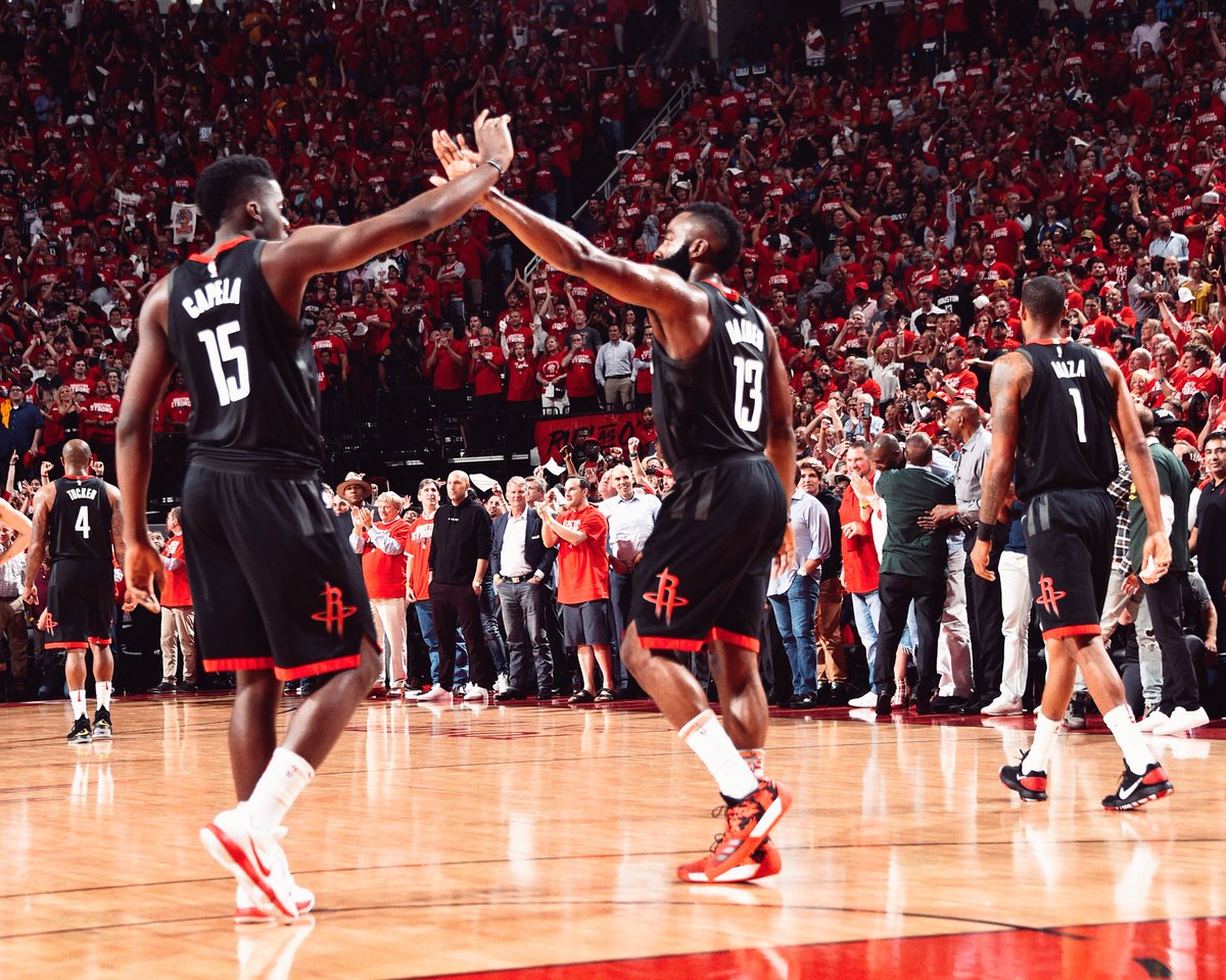 \"Хьюстон\" переиграл \"Голден Стэйт\"