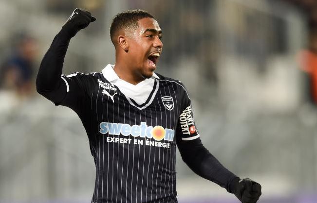 \"Эвертон\" и \"Ливерпуль\" претендуют на Малкома