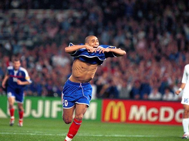 Экс-форвард \"Юве\" Трезеге завершил игровую карьеру