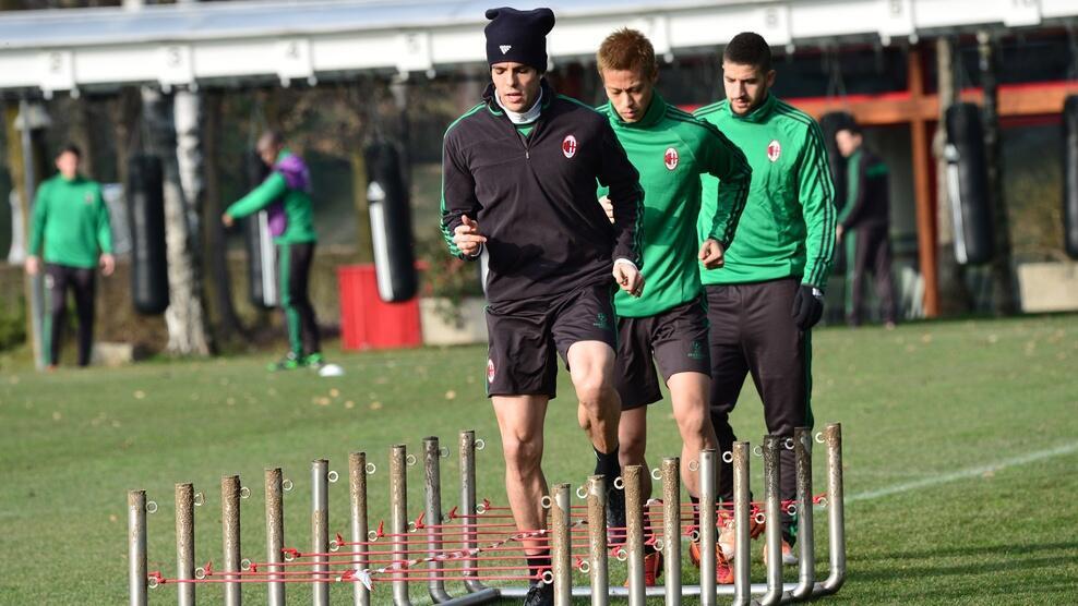 \"Милан\" планирует этим летом избавиться от Кака или Хонды