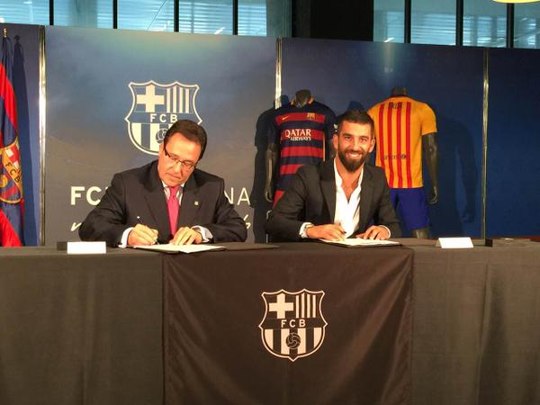 \"Барселона\" официально представила Турана