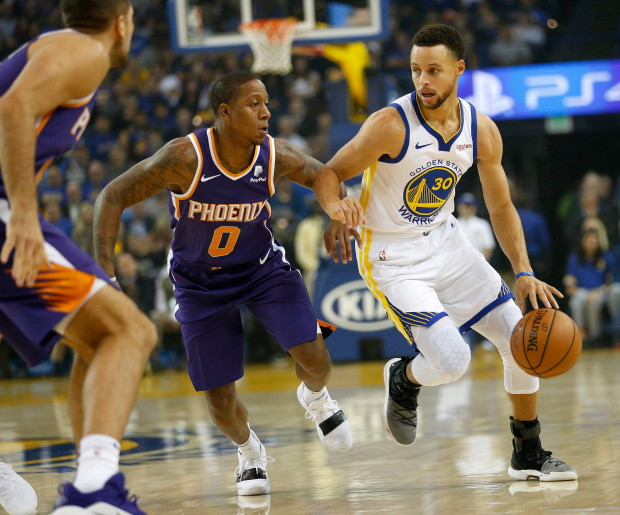 \"Голден Стэйт Уорриорз\" дома без проблем совладали с \"Финикс Санз\"