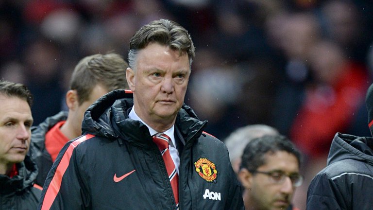 Ван Гал недоволен плотным графиком в АПЛ