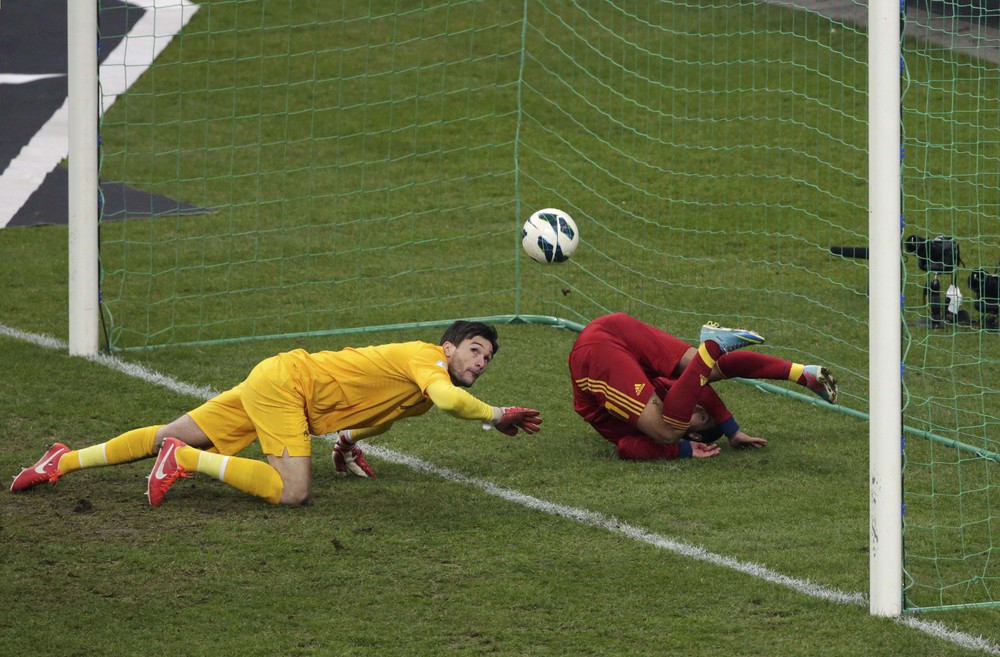 Испания набирает 3 очка на \"Стад де Франс\"