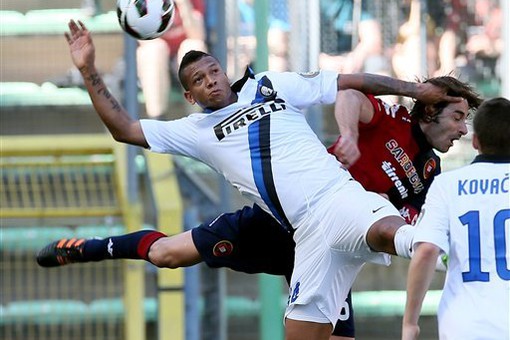 \"Интер\" потерпел поражение от \"Кальяри\"