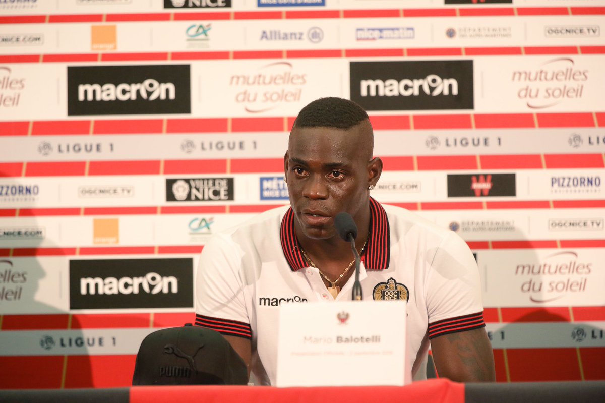 \"Ницца\" перехватила Балотелли у \"Лиона\"