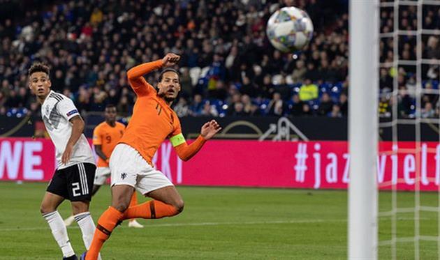 Голландия неожиданно вырвала ничью у Германии