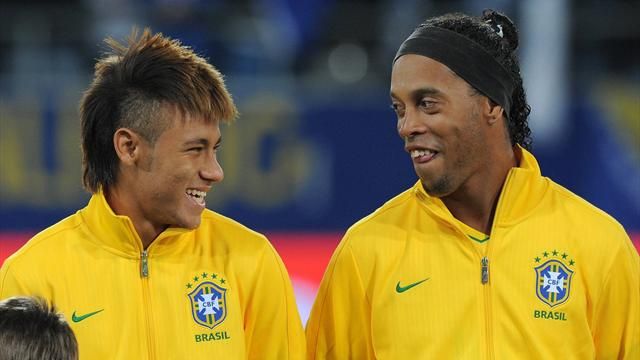 Рональдиньо надеется на успех Неймара и Бразилии