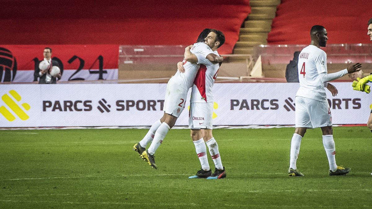 \"Монако\" отпраздновал победу над \"Нантом\"