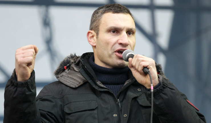 Официально: Кличко не будет боксировать во время политических баталий