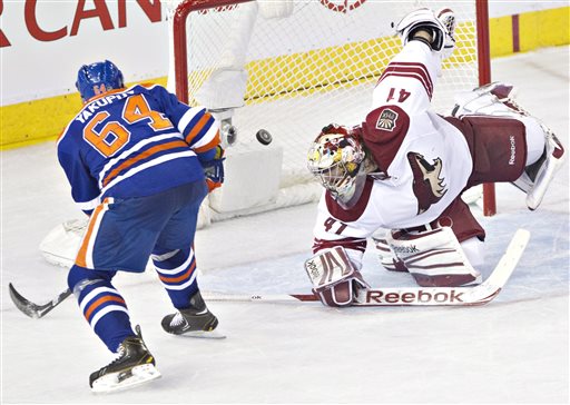 Шайба Якупова не помогла \"Эдмонтону\" переиграть \"Финикс\"