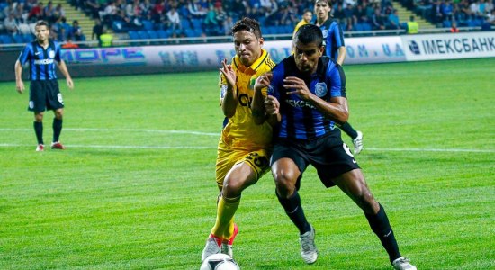 \"Металлист\" берет три очка в матче с \"Черноморцем\"