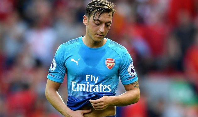 Месут Озил пропустит матч против Челси